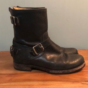 Frye Veronica Back Zip Short